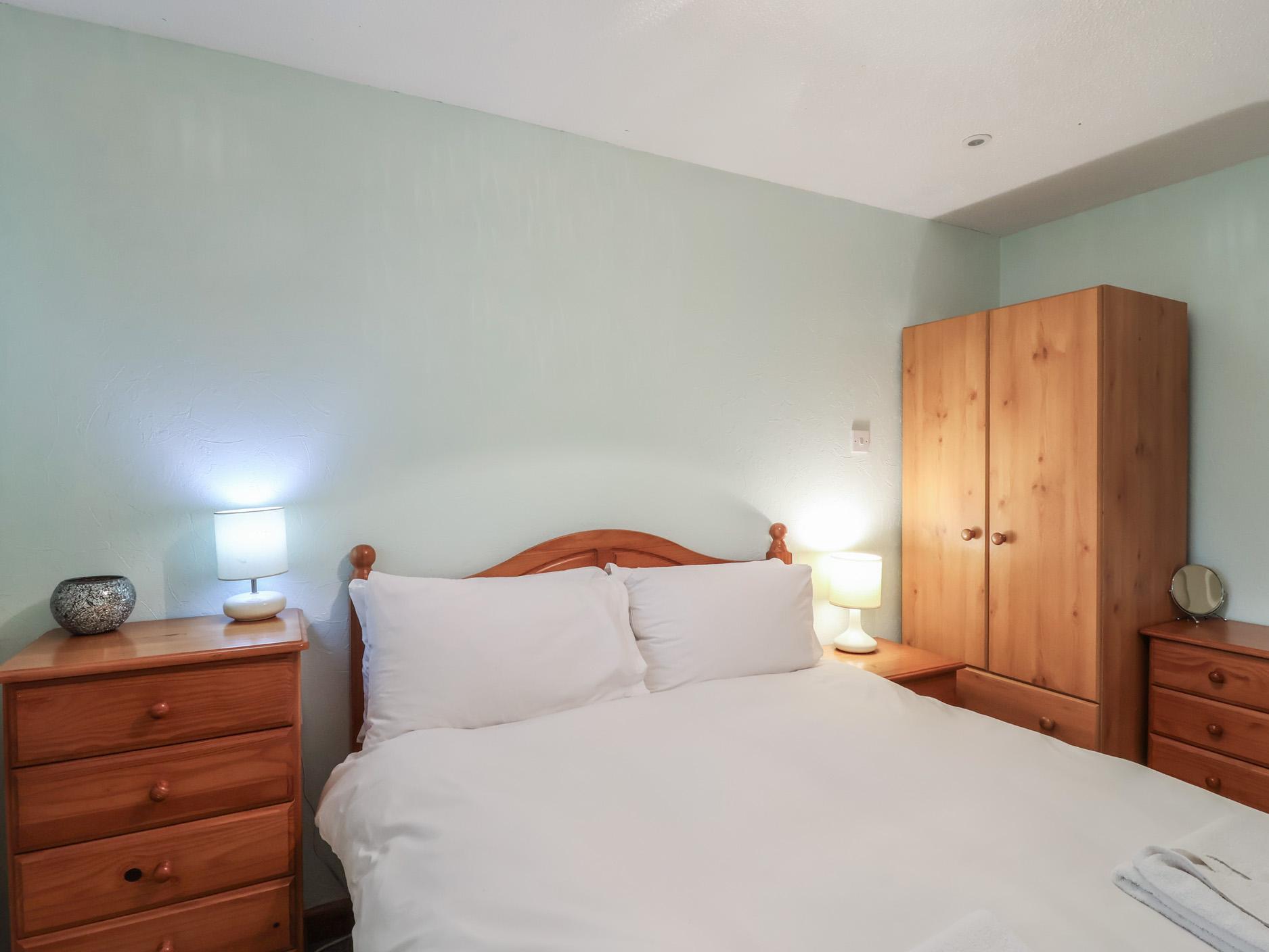 Sc 1755595087 1182120 43