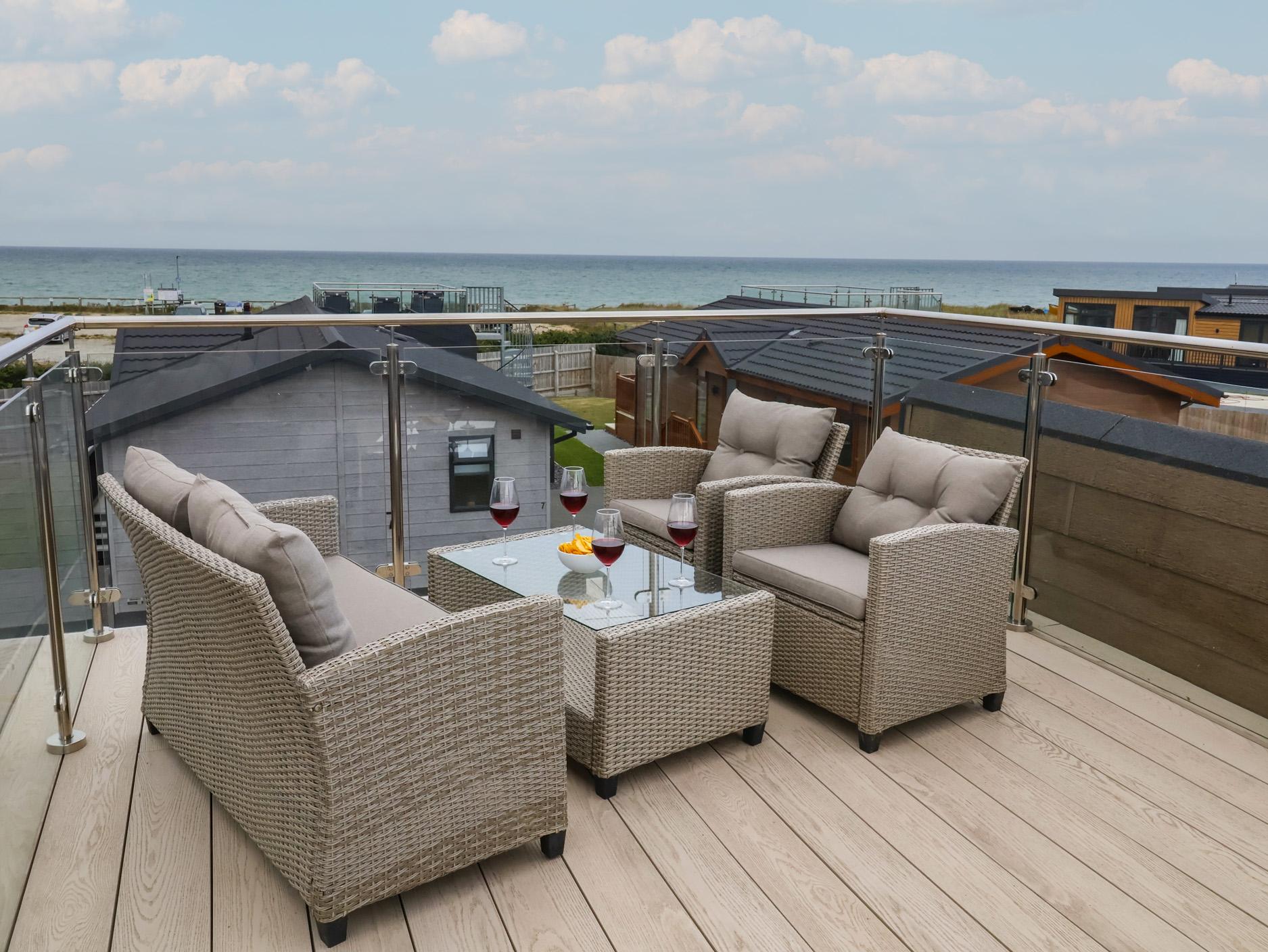 Holiday Cottage Reviews for Sandy Snug - Holiday Cottage in Bacton, Norfolk