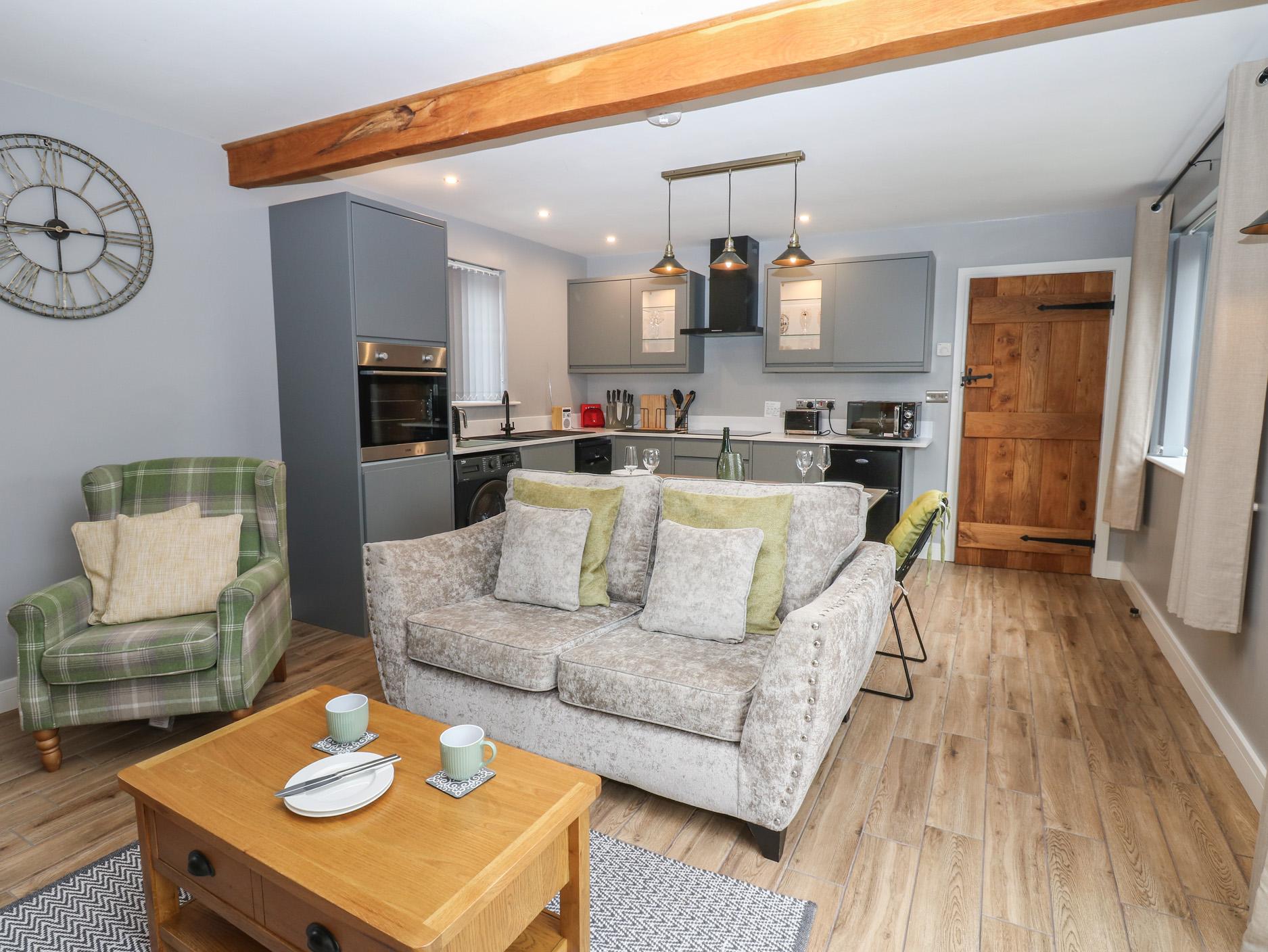 Sc 1762869613 1190446 6