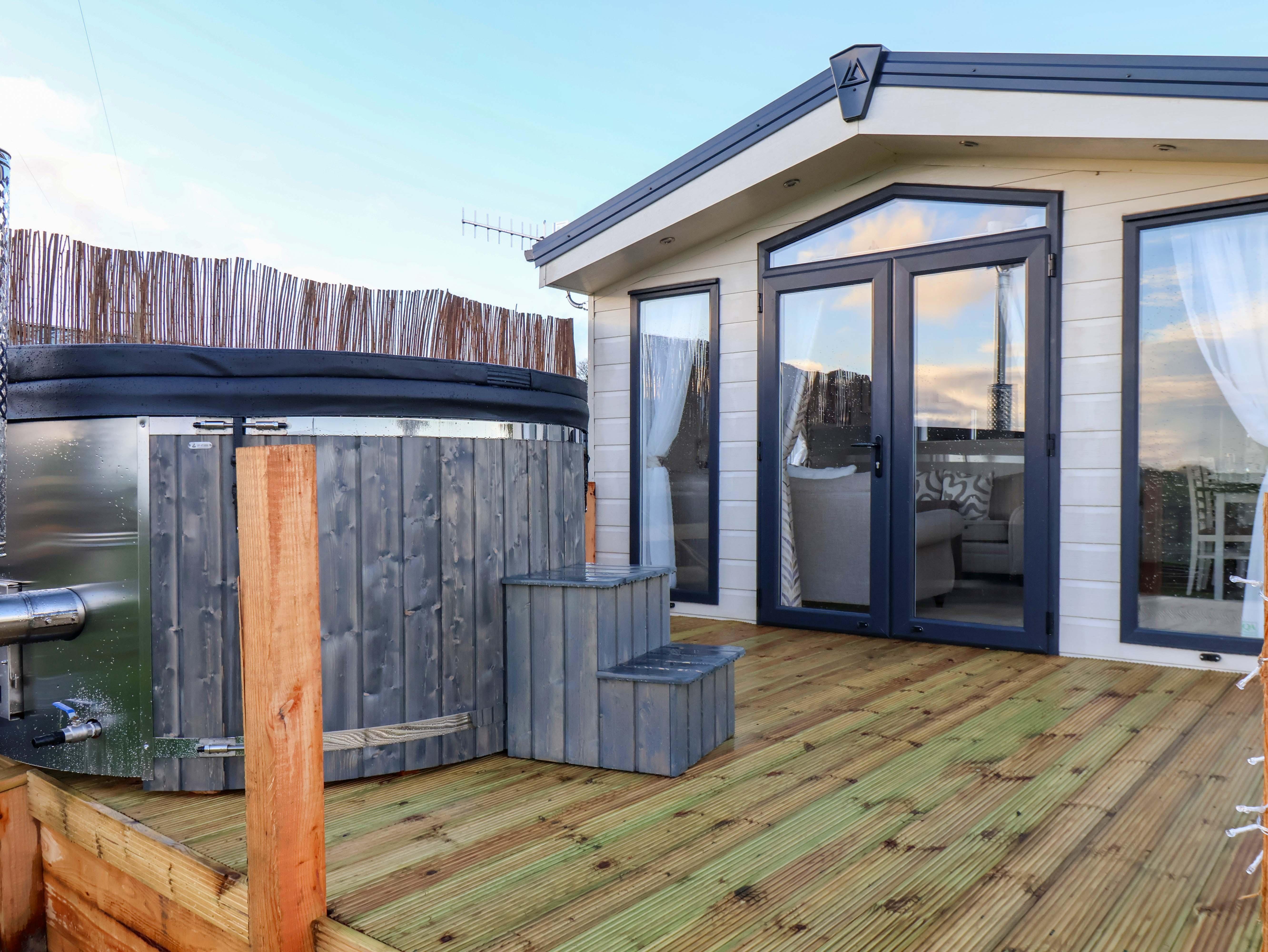 Holiday Cottage Reviews for Rosefinch Cabin - Holiday Cottage in Scarborough, North Yorkshire