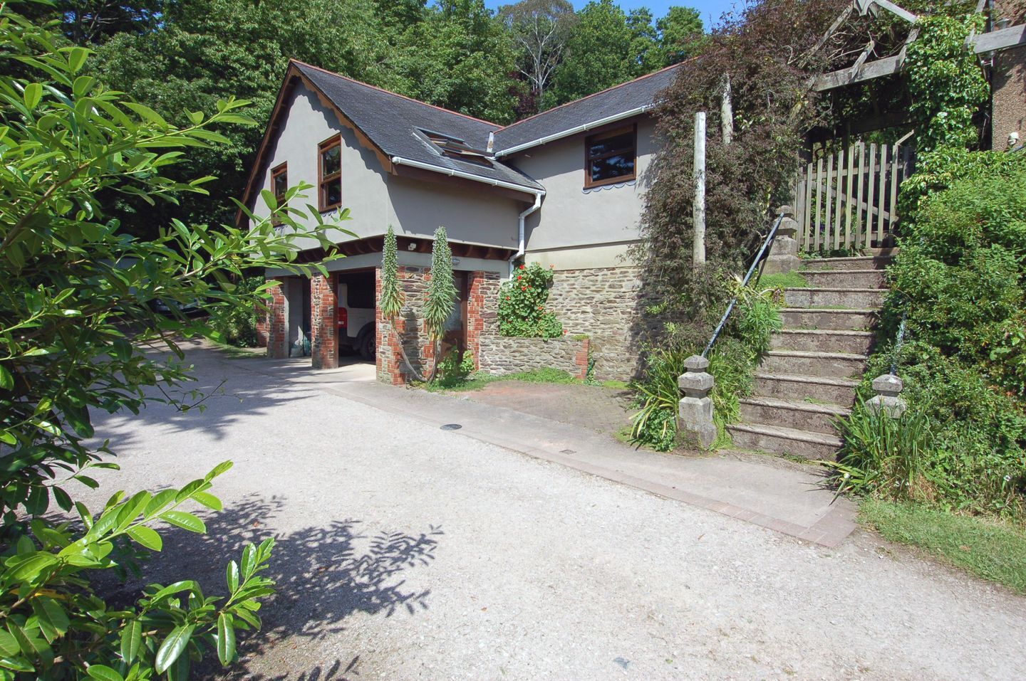 Holiday Cottage Reviews for Tanglewood - Self Catering in Kingswear, Devon