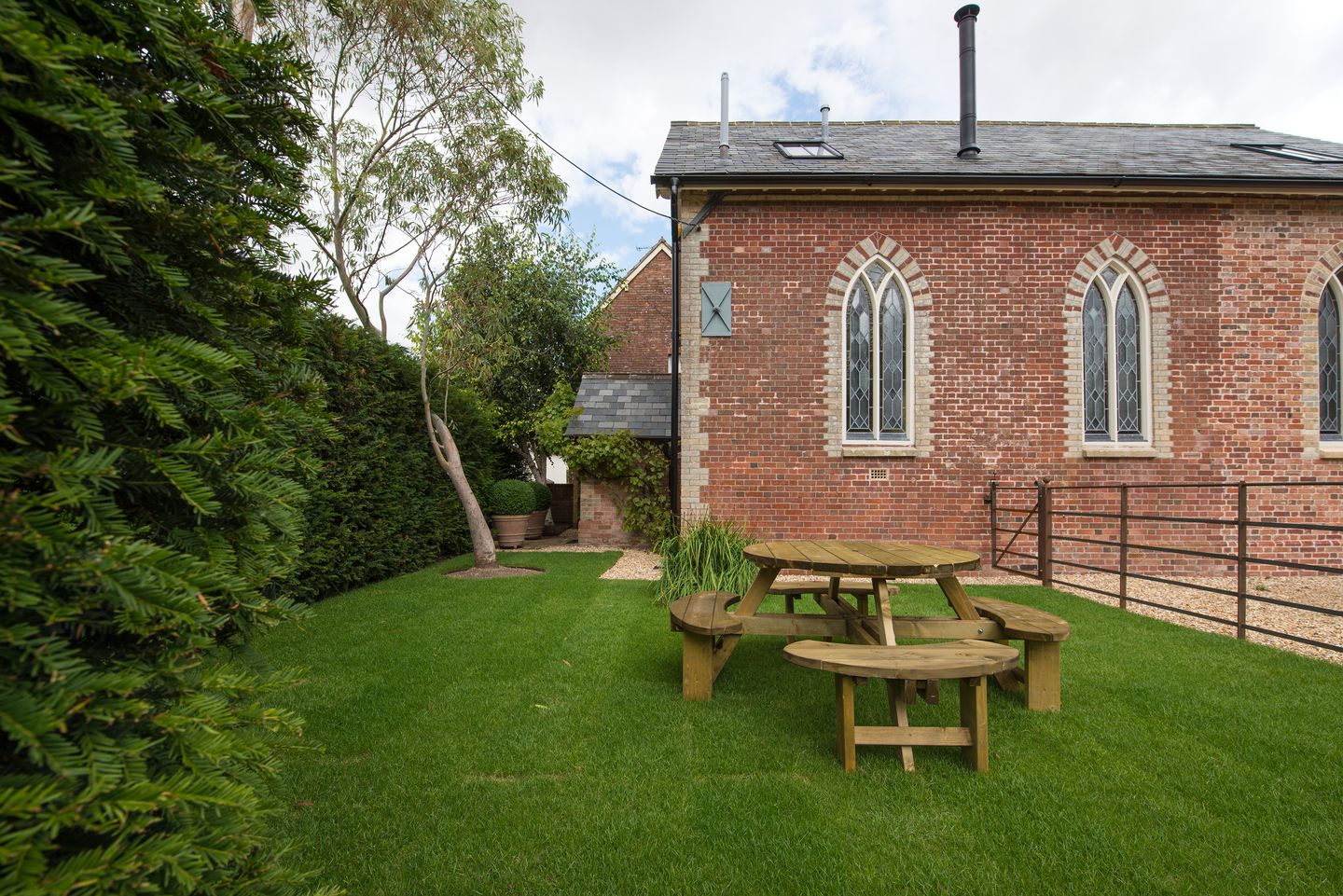 The Chapel Milborne St Andrew Lawns