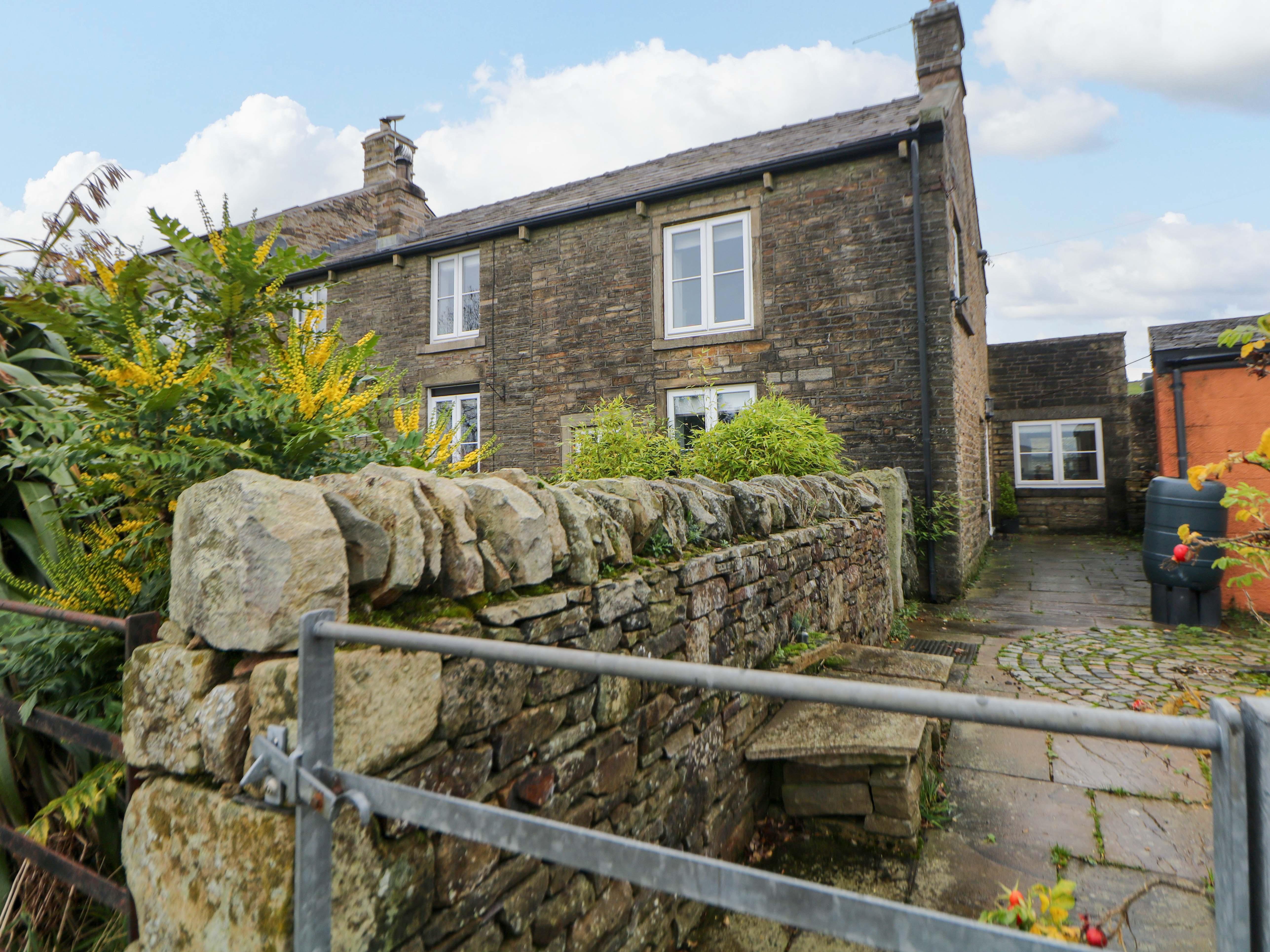 Holiday Cottage Reviews for The Farmhouse - Holiday Cottage in New Mills, Derbyshire