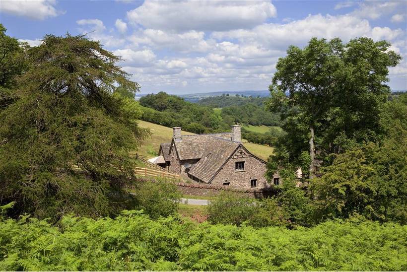 The House In The Hills Hay Bluff14