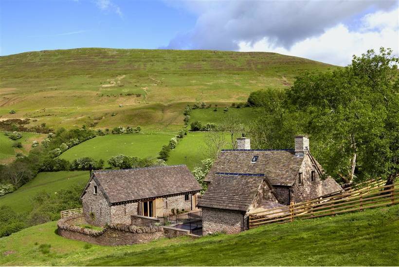 The House In The Hills Hay Bluff16