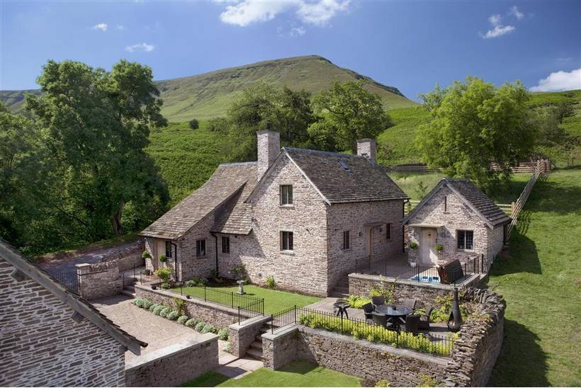 The House In The Hills Hay Bluff17