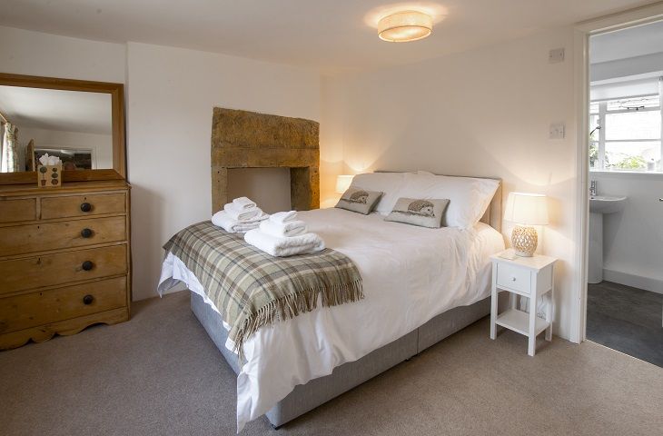 The Old Chequer Draycot Double Bedroom