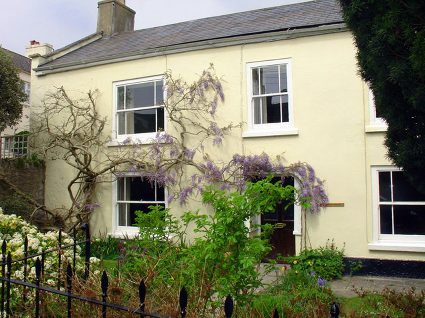 The Old Manor House Charmouth4