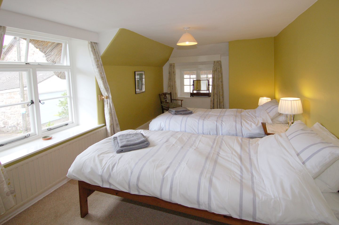 Thorn Cottage Chagford Twin Bedroom