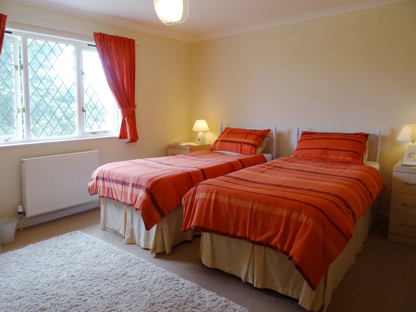 Trelawney Holiday Cottage Porthcurno Twin Bedroom