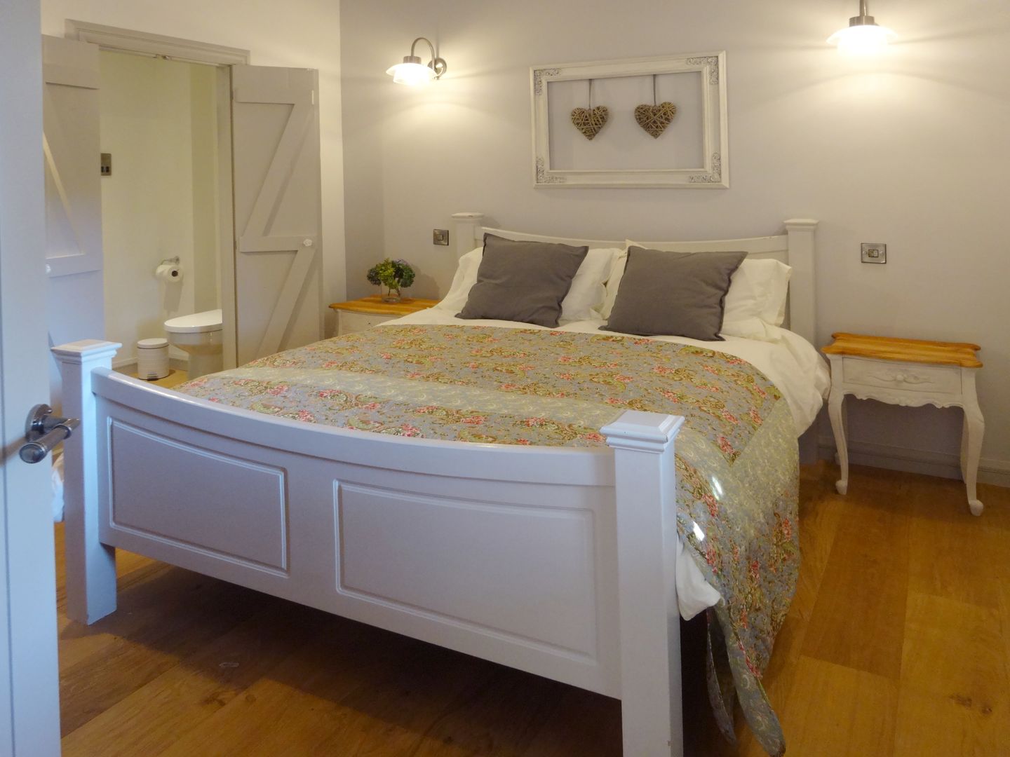 Yondhill Barn Sampford Courtenay Double Bedroom