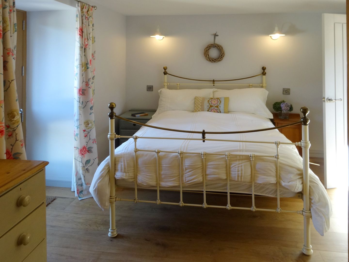 Yondhill Barn Sampford Courtenay Second Double Bedroom